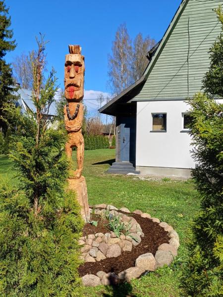 A la foto es mostra l'objecte Vähikoja majutus situat a la ciutat de Kuremäe.