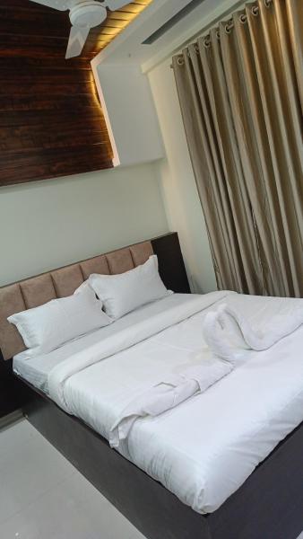 A la foto es mostra l'objecte Hotel A1 FAMILY RESTAURANT BAR LODGE situat a la ciutat de Mahad.