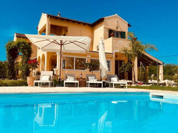 A la foto es mostra l'objecte Villa Livada Corfu situat a la ciutat de Giannádes.