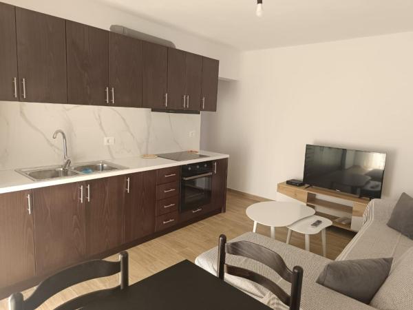 Close To Beach With Balcony - 사란더