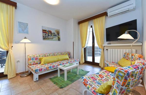 Stylish Flat With Pool Access And Fully Equipped Spaces - Fažana