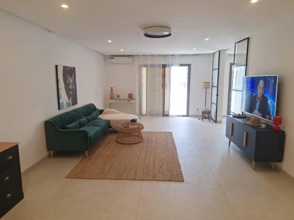 A la foto es mostra l'objecte Furnished studio for rent in city situat a la ciutat de Dakar.