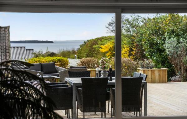 A la foto es mostra l'objecte Gorgeous Home In Ebeltoft With Wifi situat a la ciutat de Ebeltoft.