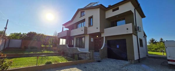 På billedet ses objektet Longoz beliggende i byen Priseltsi.