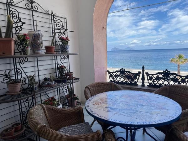 Nella foto è visibile l'oggetto Casa Bacot situato nella città di Canneto.