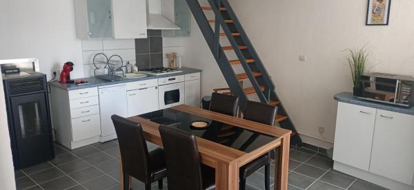 A la foto es mostra l'objecte la p'tite maison d'olima situat a la ciutat de Épinal.