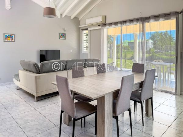 На фото показан объект Villa Perrin Évasion à la campagne à 9 min de l'aéroport de la Guadeloupe, расположенный в городе Belle-Plaine.