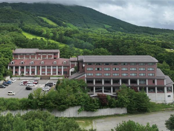 På billedet ses objektet Inawashiro Kankou Hotel beliggende i byen Mitsuwa.