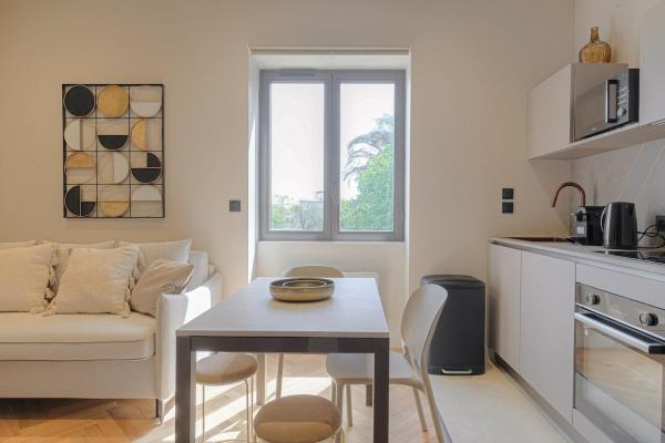 På billedet ses objektet Superbe appartement lumineux proche de Lyon beliggende i byen Écully.