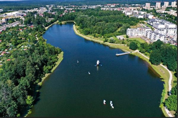 A la foto es mostra l'objecte Apartamenty Kielce- APARTAMENT SZMARAGD przy zalew kielecki, faktura, parking, centrum situat a la ciutat de Kielce.