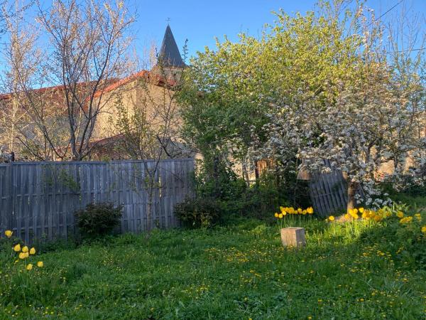 A la foto es mostra l'objecte Gîte de la Condamine situat a la ciutat de Roquefeuil.