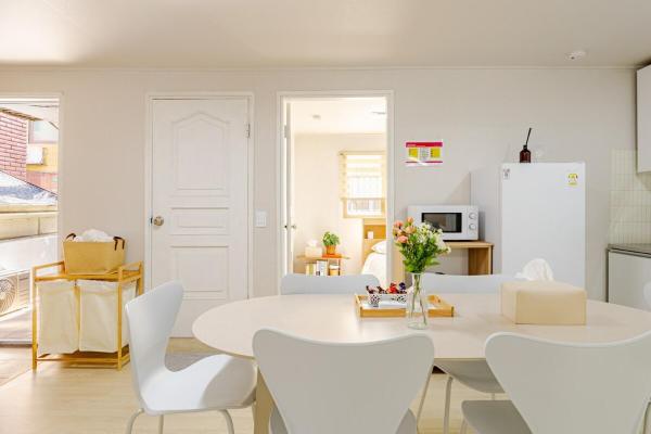 서울 성수 건대역 독채 방3개 각방 에어컨 완비 가족 친구 여행 최적 Private 3-BR House near Seongsu & Konkuk Univ Stations, Seoul