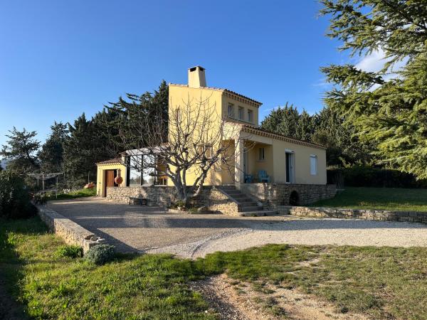 A la foto es mostra l'objecte Maison au pied du Mont Ventoux situat a la ciutat de Bédoin.