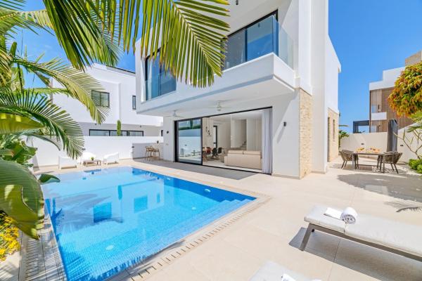 A la foto es mostra l'objecte Villa Lea situat a la ciutat de Protaras.