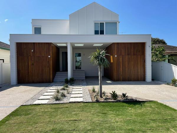 A la foto es mostra l'objecte Coastal 3 bedroom duplex Everything at your doorstep situat a la ciutat de Towradgi.