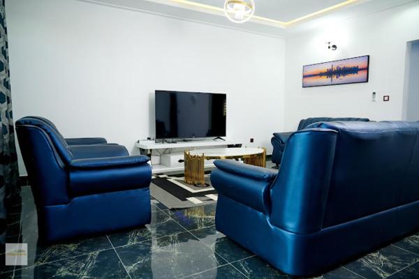 Na fotografii je vidět objekt Chic spacious villa with pool nacházející se ve městě Kribi.