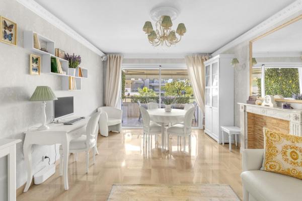 Na fotografii je vidět objekt Appartement CANNES IMPERIAL Pointe Croisette nacházející se ve městě Cannes.