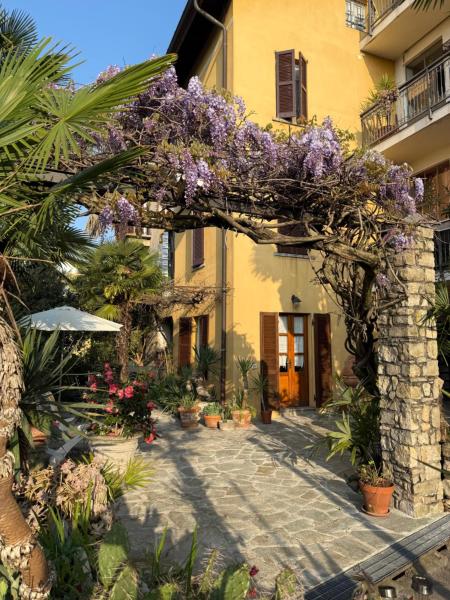 På billedet ses objektet Casa Clara Gartenwohnung nahe Lago Maggiore beliggende i byen Bardello.