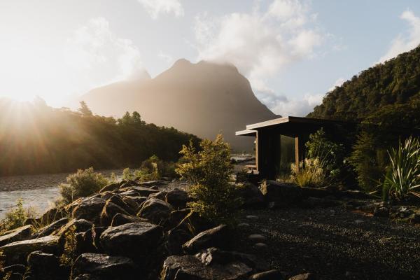 Milford Sound Lodge - Fiordland