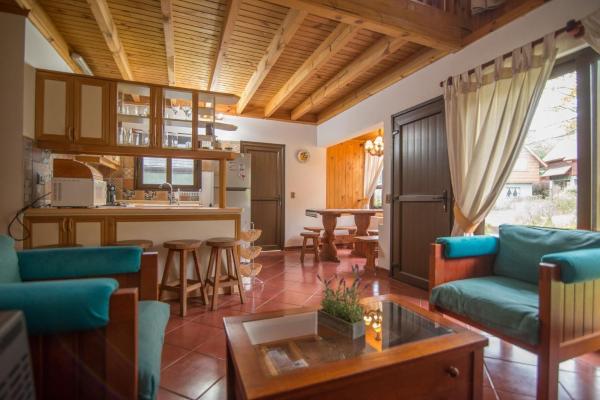 På billedet ses objektet Casa Preciosa y acogedora verde sur beliggende i byen Pucón.