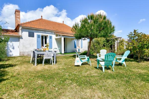 A la foto es mostra l'objecte Maison avec jardin pour 4 - 800m de la plage situat a la ciutat de Barbâtre.