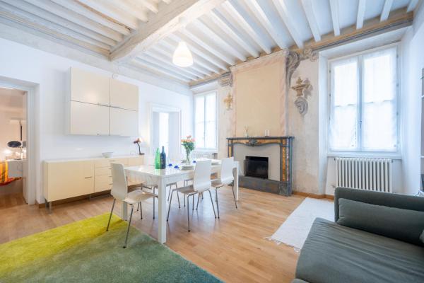 A la foto es mostra l'objecte GuestHost - Elegant & Bright Flat in Parma Center situat a la ciutat de Parma.