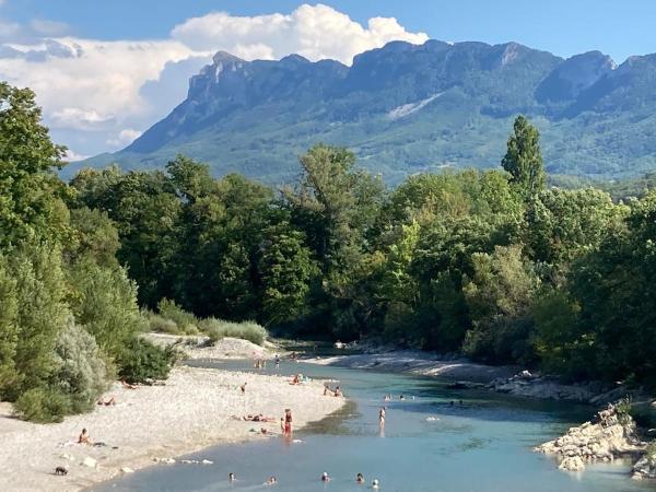 Nella foto è visibile l'oggetto Logement indépendant dans belle maison de village situato nella città di Piégros-la-Clastre.