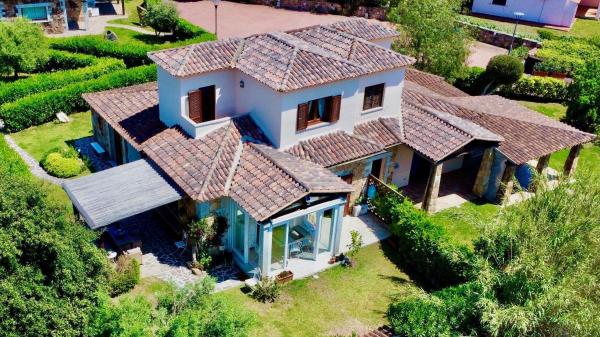 På billedet ses objektet Ca' Mirto, una villa vicino a spiagge da sogno beliggende i byen Monte Petrosu.