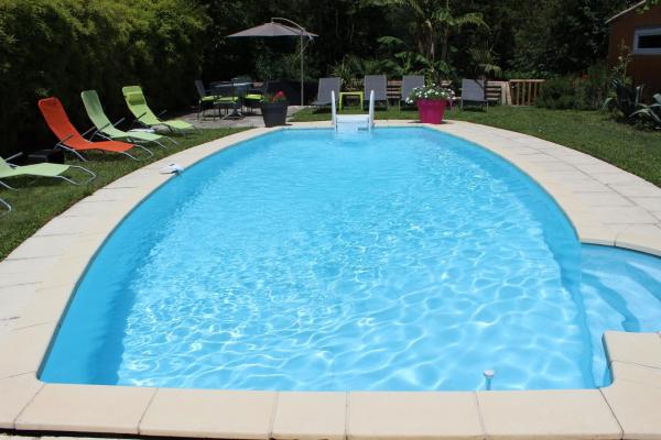 A la foto es mostra l'objecte PROVENCE VAUCLUSE VELLERON Superbe maison avec piscine tout confort situat a la ciutat de Velleron.