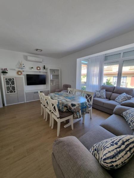 Na zdjęciu widoczny jest obiekt Apartamento de lujo en Playa de Regla położony w mieście Chipiona.