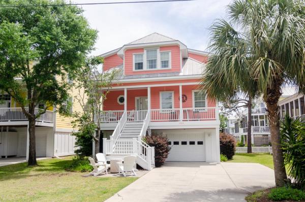 A la foto es mostra l'objecte The Gallery by Bryant Real Estate situat a la ciutat de Kure Beach.