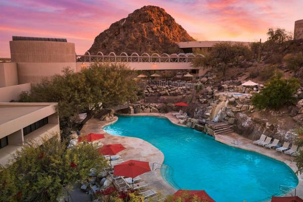 Na fotografii je vidět objekt Phoenix Marriott Resort Tempe at The Buttes nacházející se ve městě Tempe.