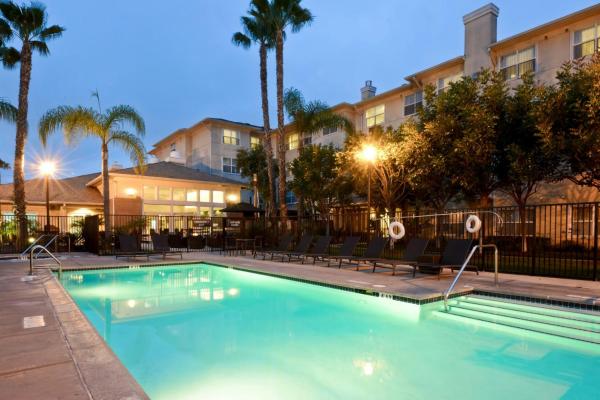På billedet ses objektet Residence Inn by Marriott Los Angeles LAX El Segundo beliggende i byen El Segundo.