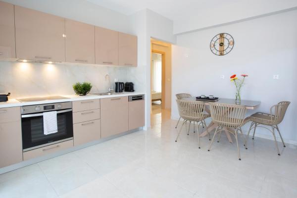 Theros Apartment 2, Yenion