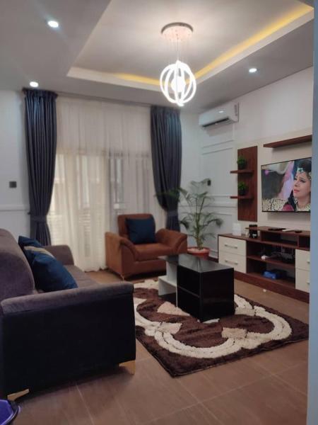 A la foto es mostra l'objecte Uptown comfort situat a la ciutat de Mama.