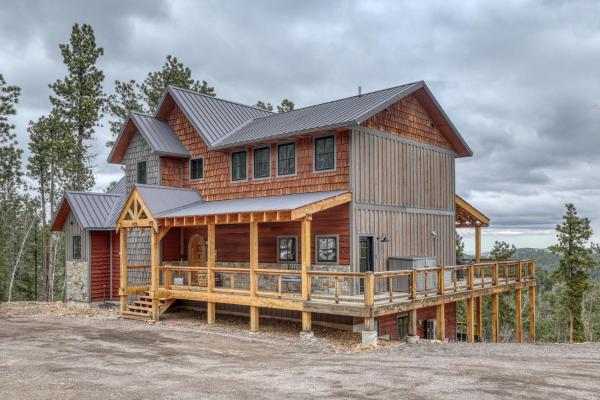 På billedet ses objektet Happy Hour Hideaway beliggende i byen Lead.