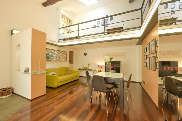 Op de foto is het object The Star Loft - A Luxury top floor te zien, gelegen in de stad Como.