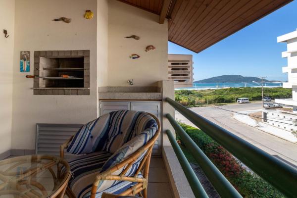 På billedet ses objektet Vista Mar nas Gaivotas, Piscina e Quadras GX0355 beliggende i byen Florianópolis.
