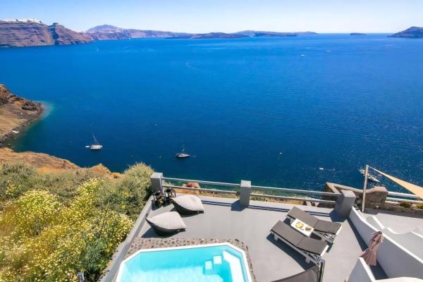 En la foto se muestra el objeto Luxury Santorini Villa Hidden Gem Villa Private Pool Sea & Caldera View 1 Bedroom Oia ubicado en la ciudad de Thólos.