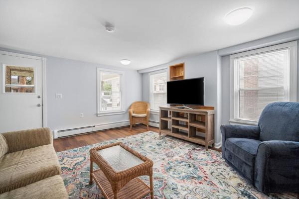 Bilde 2: 3BR Basic Beach - 1 block to Bay