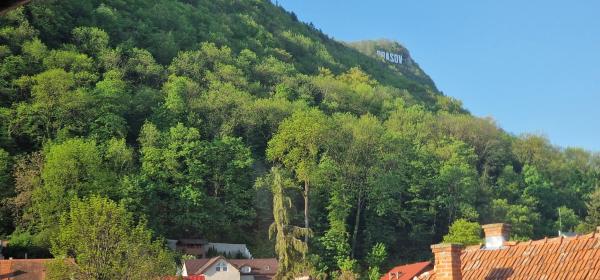 Top floor apartment with great city view, Braşov