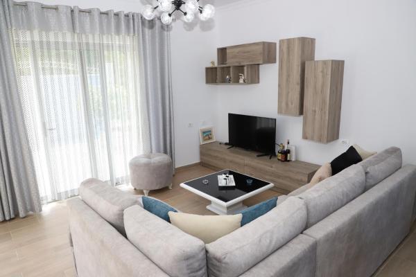 På bilden syns objektet Villa Prendi Mbreshtan som ligger i staden Konizbaltë.