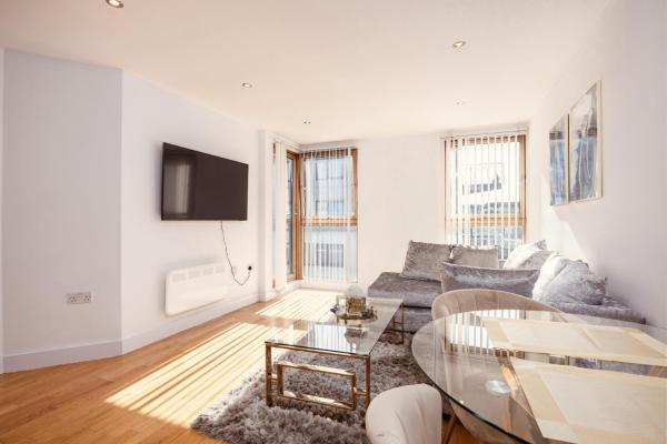 Central Leeds Dock Apt& Free Secure Parking!, Leeds