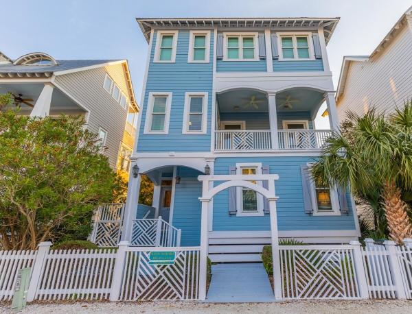 Centennial Coast Cottage - With Heated Pool - East Beach, GA