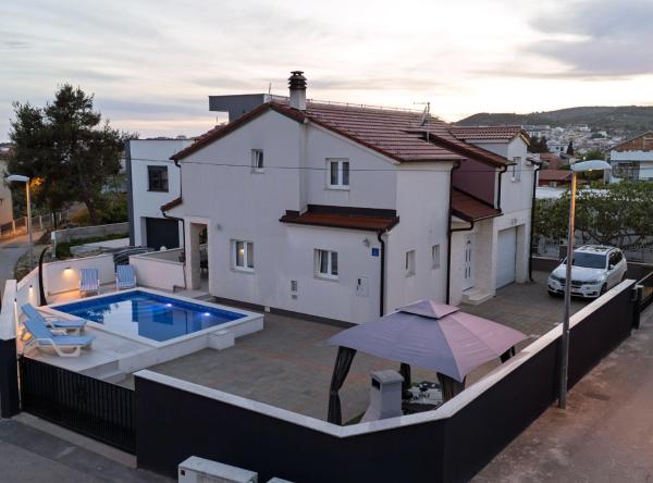 A la foto es mostra l'objecte Holiday Home Sea situat a la ciutat de Vodice.