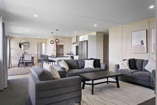 Unwind On Wai, New 4br Home With Style And Comfort - Taupō
