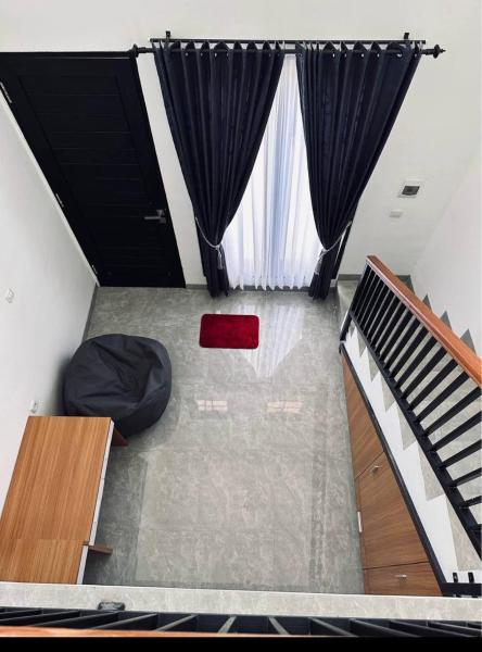 写真にはTanjung Ringgit市にあるfalcon apartmentが写っています。