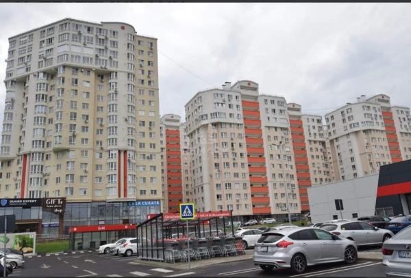 A la foto es mostra l'objecte Botanica, Shoping Molldova Testimiţianu situat a la ciutat de Chisinau.
