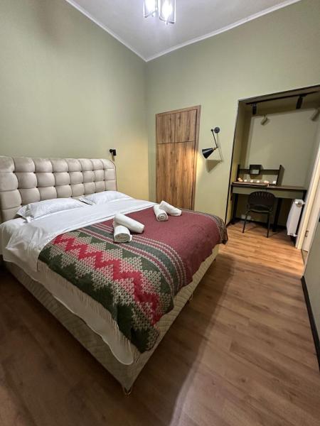 Na zdjęciu widoczny jest obiekt Green Apartment położony w mieście Chʼikha.