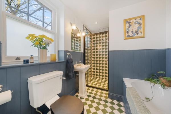 Spacious & Luxurious 2-Bedroom Edwardian Apartment photo 2